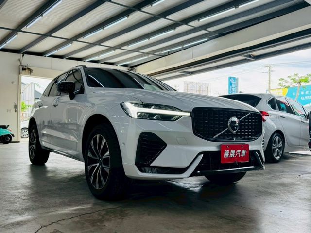 23年式 B5 U版 AWD配備~I-KEY/摸門/雙電動記憶椅/車道偏離/ACC/360環景/盲點/電尾門 (北安店)  第3張相片