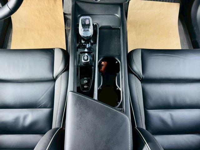 23年式 B5 U版 AWD配備~I-KEY/摸門/雙電動記憶椅/車道偏離/ACC/360環景/盲點/電尾門 (北安店)  第11張相片