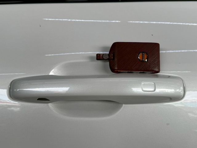23年式 B5 U版 AWD配備~I-KEY/摸門/雙電動記憶椅/車道偏離/ACC/360環景/盲點/電尾門 (北安店)  第12張相片