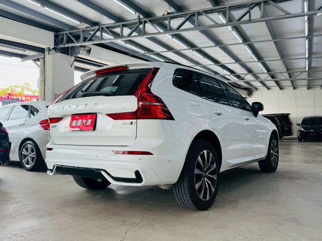 23年式 B5 U版 AWD配備~I-KEY/摸門/雙電動記憶椅/車道偏離/ACC/360環景/盲點/電尾門 (北安店)  第18張相片