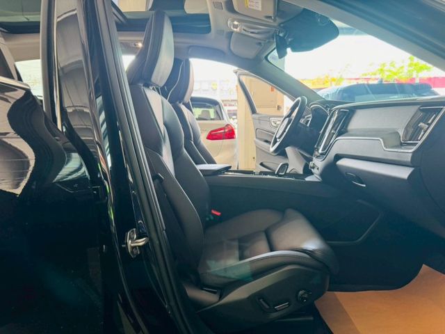 21年式B4 M版PLUS 配備~I-KEY/摸門/雙電動記憶椅/車道偏離/ACC/360環景/盲點/電尾門 (北安店)  第6張相片