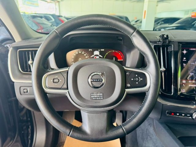 21年式B4 M版PLUS 配備~I-KEY/摸門/雙電動記憶椅/車道偏離/ACC/360環景/盲點/電尾門 (北安店)  第9張相片