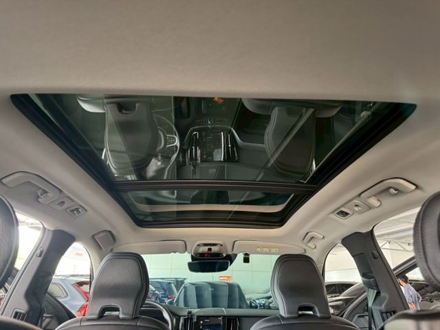 21年式B4 M版PLUS 配備~I-KEY/摸門/雙電動記憶椅/車道偏離/ACC/360環景/盲點/電尾門 (北安店)  第16張相片