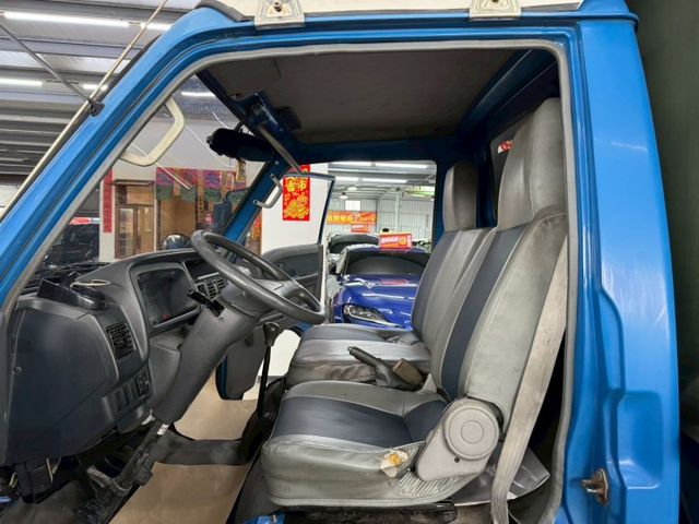 5速手排 大燈水平調整 全車原鈑件 可全貸 (北安店)  第4張相片
