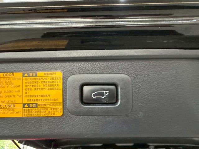 配備~I-KEY/摸門/360環景/車道偏離/怠速/ACC/雙電滑門/盲點/電尾門/雙電動座椅/JBL音響 (北安店)  第17張相片
