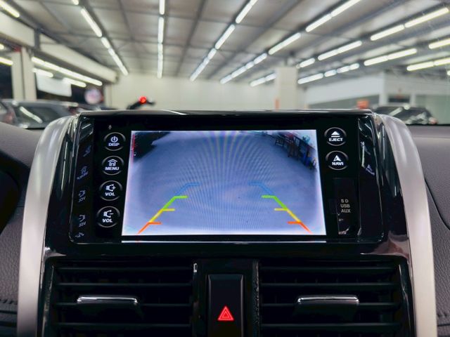 經典影音 配備~倒車顯影/衛星導航/數位電視/高低可調大燈 全車原鈑件 優質代步車 可全貸 (北安店)  第10張相片