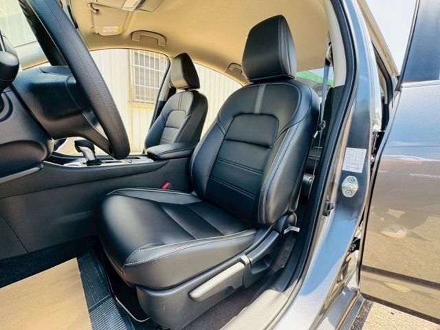 尊爵版 配備~I-KEY/摸門/360環景/盲點/ACC/車道偏離/CARPLAY/前後雷達/定速/恆溫 (北安店)  第4張相片