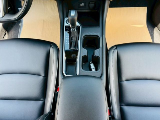 尊爵版 配備~I-KEY/摸門/360環景/盲點/ACC/車道偏離/CARPLAY/前後雷達/定速/恆溫 (北安店)  第11張相片