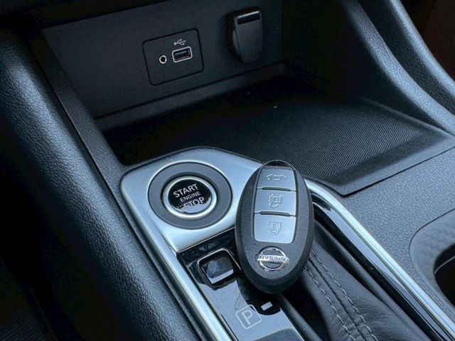 尊爵版 配備~I-KEY/摸門/360環景/盲點/ACC/車道偏離/CARPLAY/前後雷達/定速/恆溫 (北安店)  第12張相片