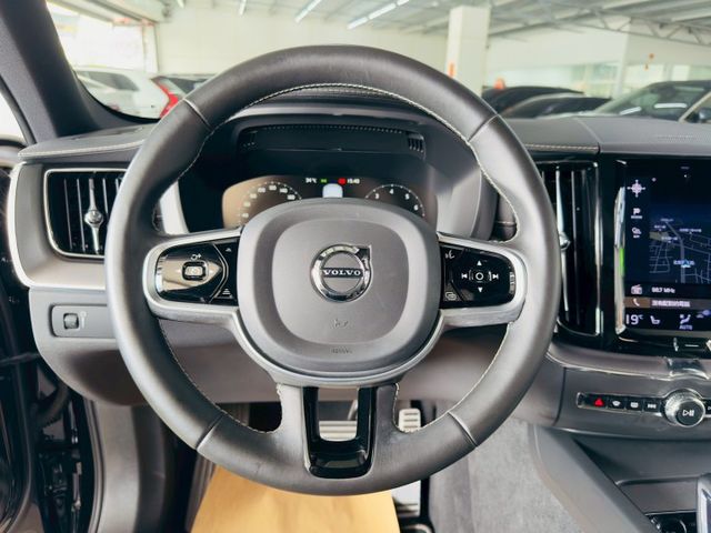 B5 R版 配備~I-KEY/摸門/360環景/雙電動座椅/ACC/車道偏離/CARPLAY/全景天窗/盲點(北安店)  第9張相片