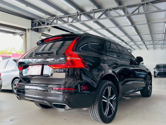 B5 R版 配備~I-KEY/摸門/360環景/雙電動座椅/ACC/車道偏離/CARPLAY/全景天窗/盲點(北安店)  第18張相片