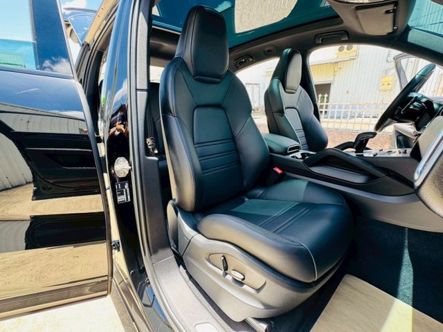 COUPE 配備~I-KEY/摸門/全景天窗/雙電動座椅/電動尾門/電子懸吊/CARPLAY/跑車計時套件 (北安店)  第6張相片
