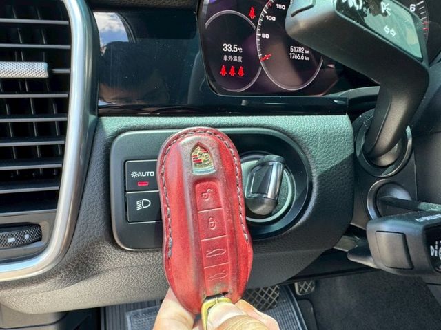 COUPE 配備~I-KEY/摸門/全景天窗/雙電動座椅/電動尾門/電子懸吊/CARPLAY/跑車計時套件 (北安店)  第12張相片