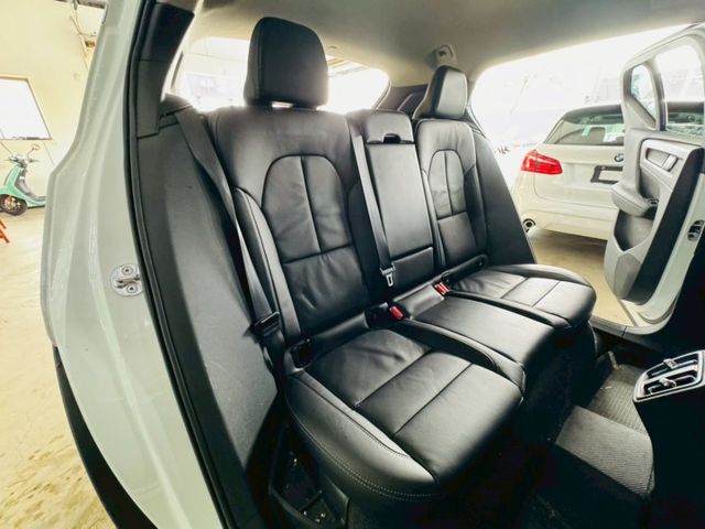 T3 Momentum 配備~I-KEY/摸門/360環景/雙電動座椅/電動尾門/車道偏離/CARPLAY (北安店)  第7張相片