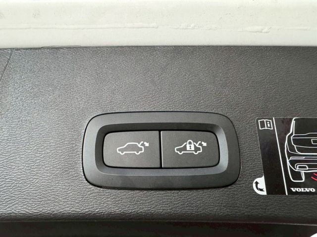 T3 Momentum 配備~I-KEY/摸門/360環景/雙電動座椅/電動尾門/車道偏離/CARPLAY (北安店)  第16張相片