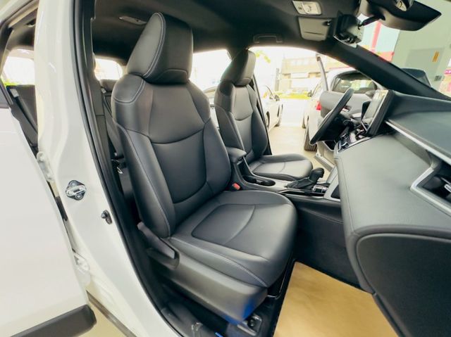 原鈑件 僅跑6千多 豪華版 配備~I-KEY/摸門/CARPLAY/車道偏離/ACC/自動遠光燈/胎壓/電折 (北安店)  第6張相片