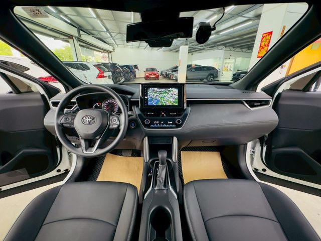原鈑件 僅跑6千多 豪華版 配備~I-KEY/摸門/CARPLAY/車道偏離/ACC/自動遠光燈/胎壓/電折 (北安店)  第8張相片