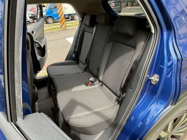 230TSI LIFE  配備~I-KEY/換檔撥片/CARPLAY/無線充電板/摸門/ACC (海佃店)  第5張相片