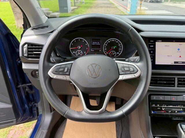 230TSI LIFE  配備~I-KEY/換檔撥片/CARPLAY/無線充電板/摸門/ACC (海佃店)  第9張相片