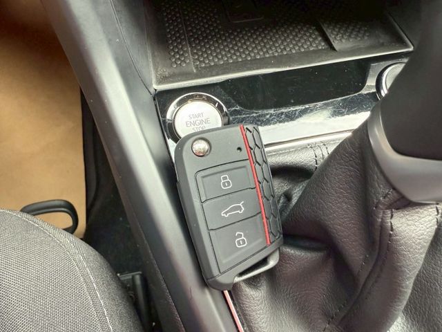 230TSI LIFE  配備~I-KEY/換檔撥片/CARPLAY/無線充電板/摸門/ACC (海佃店)  第14張相片