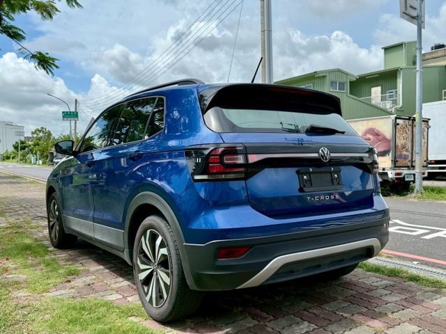 230TSI LIFE  配備~I-KEY/換檔撥片/CARPLAY/無線充電板/摸門/ACC (海佃店)  第20張相片