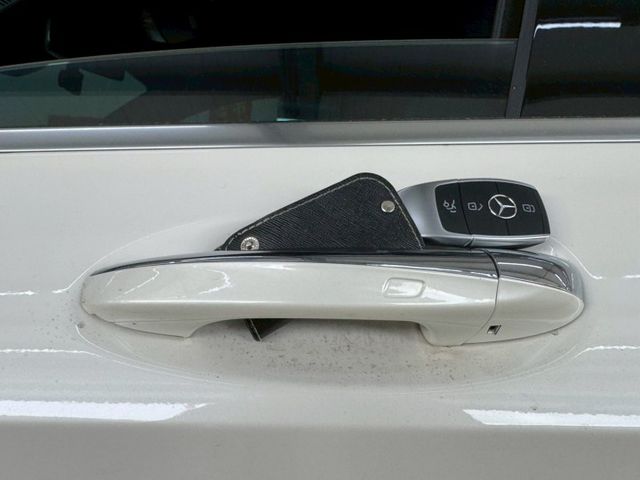 AMG 配備~I-KEY/摸門/360環景/盲點/電尾門/ACC/車道偏離/CARPLAY/柏林之音/換檔撥片(北安店)  第12張相片