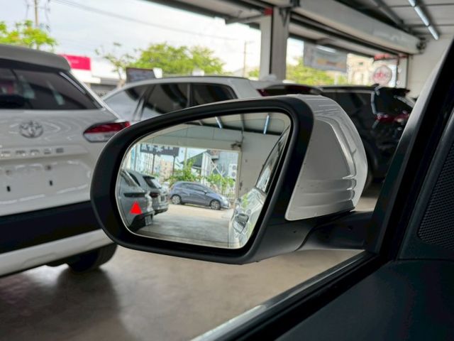 AMG 配備~I-KEY/摸門/360環景/盲點/電尾門/ACC/車道偏離/CARPLAY/柏林之音/換檔撥片(北安店)  第15張相片
