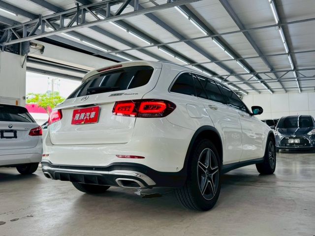 AMG 配備~I-KEY/摸門/360環景/盲點/電尾門/ACC/車道偏離/CARPLAY/柏林之音/換檔撥片(北安店)  第18張相片