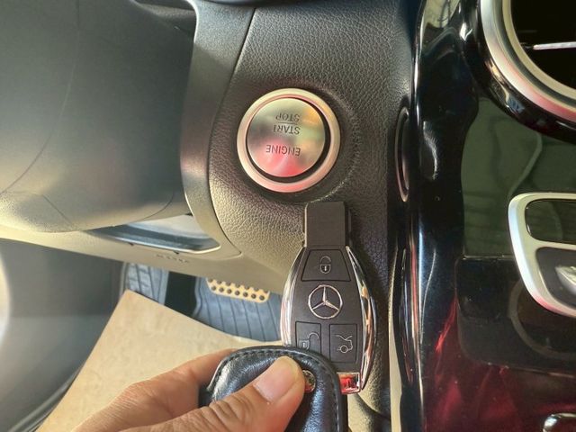 AMG 4MATIC 配備~I-KEY/摸門/360環景/雙記憶座椅/電動尾門/換檔撥片/全景天窗 (海佃店)  第13張相片