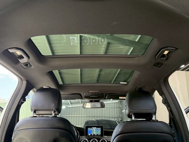AMG 4MATIC 配備~I-KEY/摸門/360環景/雙記憶座椅/電動尾門/換檔撥片/全景天窗 (海佃店)  第15張相片