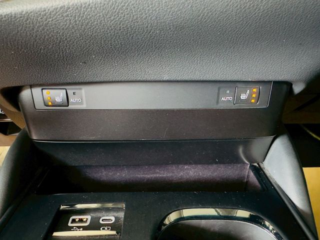 豪華版配備~I-KEY/摸門/盲點/雙電動座椅/ACC/車道偏離/CARPLAY/加熱椅/換檔撥片/自動遠光燈(北安店)  第16張相片