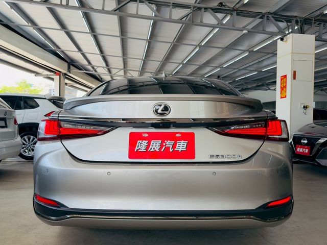 豪華版配備~I-KEY/摸門/盲點/雙電動座椅/ACC/車道偏離/CARPLAY/加熱椅/換檔撥片/自動遠光燈(北安店)  第19張相片