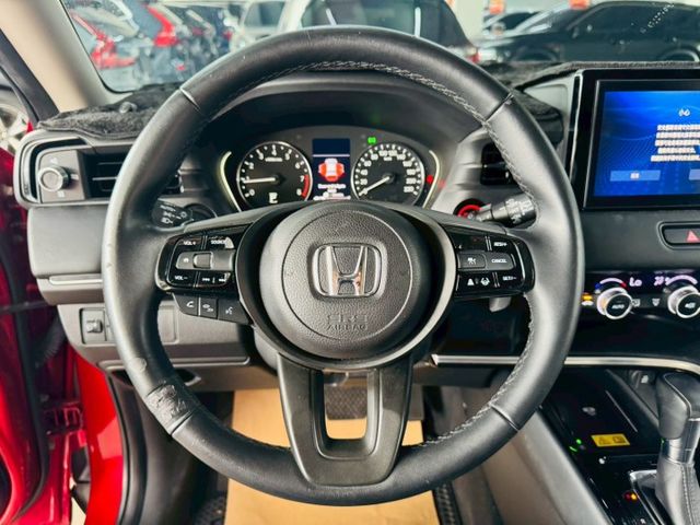 P版 配備~I-KEY/摸門/車道偏離/ACC/怠速/CARPLAY/電動尾門/換檔撥片/無線充電板/恆溫 (北安店)  第9張相片