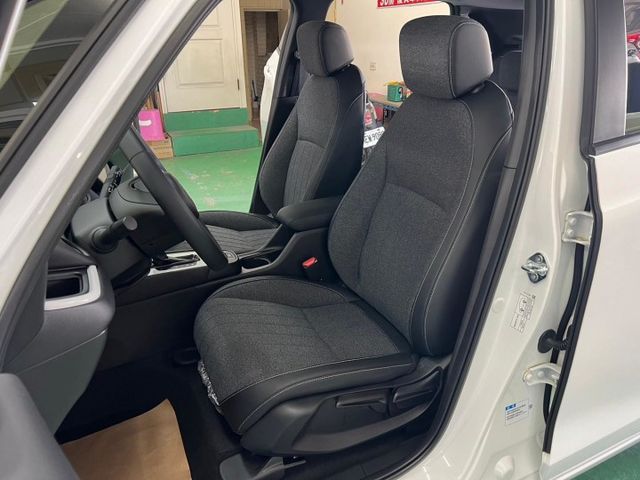 E-HEＶ 全新抽獎車 配備~I-KEY/摸門/盲點/電動後視鏡/防滑/車道偏離/CARPLAY/定速/ACC(北安店)  第4張相片