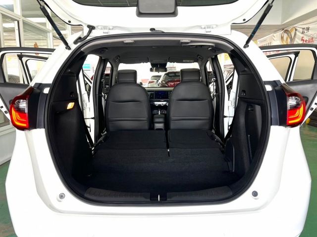 E-HEＶ 全新抽獎車 配備~I-KEY/摸門/盲點/電動後視鏡/防滑/車道偏離/CARPLAY/定速/ACC(北安店)  第17張相片