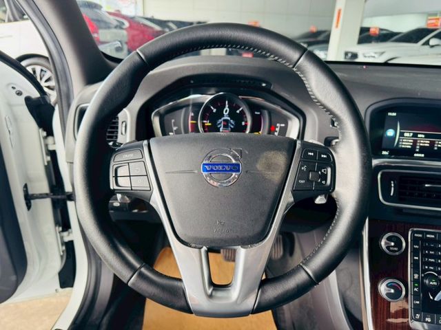 柴油 配備~雙電動座椅/單記憶椅/盲點/換檔撥片/怠速/CARPLAY/定速/倒車顯影 原鈑件 (北安店)  第9張相片