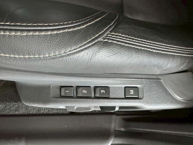 柴油 配備~雙電動座椅/單記憶椅/盲點/換檔撥片/怠速/CARPLAY/定速/倒車顯影 原鈑件 (北安店)  第14張相片