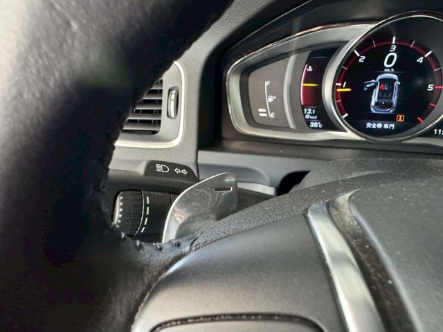 柴油 配備~雙電動座椅/單記憶椅/盲點/換檔撥片/怠速/CARPLAY/定速/倒車顯影 原鈑件 (北安店)  第15張相片