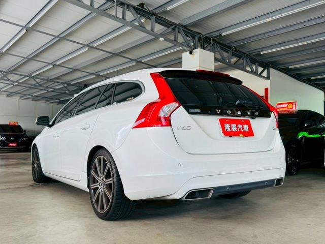 柴油 配備~雙電動座椅/單記憶椅/盲點/換檔撥片/怠速/CARPLAY/定速/倒車顯影 原鈑件 (北安店)  第20張相片