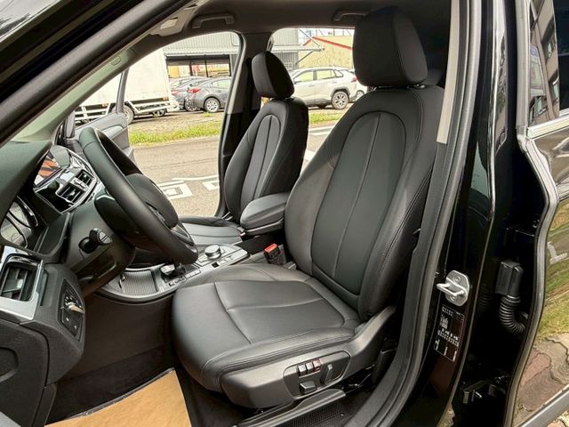 領航版 配備~I-KEY/盲點/抬頭顯示器/電尾門/雙電動座椅/CARPLAY/倒車顯影/摸門/LED頭燈 (北安店)  第4張相片