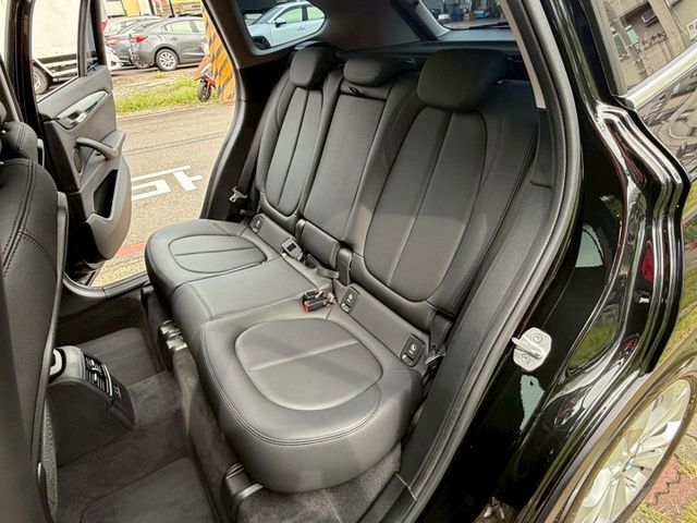 領航版 配備~I-KEY/盲點/抬頭顯示器/電尾門/雙電動座椅/CARPLAY/倒車顯影/摸門/LED頭燈 (北安店)  第5張相片