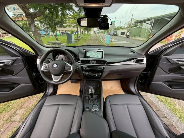 領航版 配備~I-KEY/盲點/抬頭顯示器/電尾門/雙電動座椅/CARPLAY/倒車顯影/摸門/LED頭燈 (北安店)  第8張相片