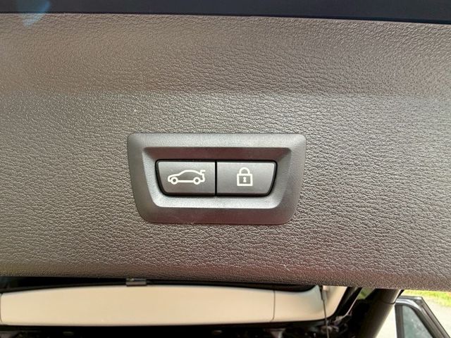 領航版 配備~I-KEY/盲點/抬頭顯示器/電尾門/雙電動座椅/CARPLAY/倒車顯影/摸門/LED頭燈 (北安店)  第14張相片