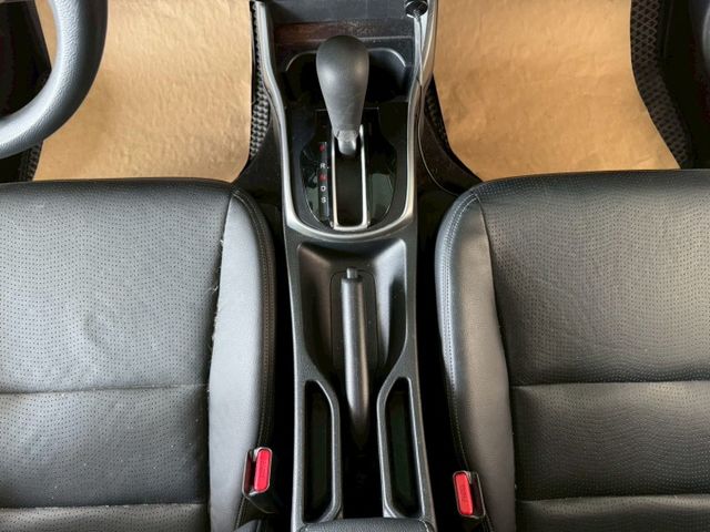 VTI-S 原廠保養 配備~定速/換檔撥片/導航/電動後視鏡/循跡防滑/胎壓偵測 (海佃店)  第13張相片