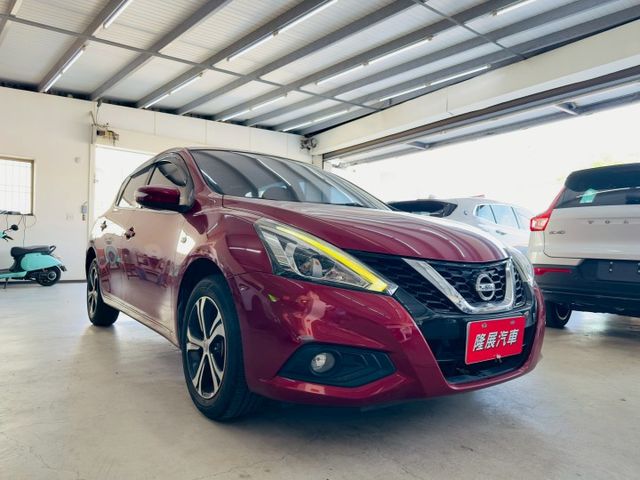 豪華版 原版件 配備~倒車顯影/衛星導航/數位電視/藍芽/方向盤音響控制 (海佃店)  第3張相片