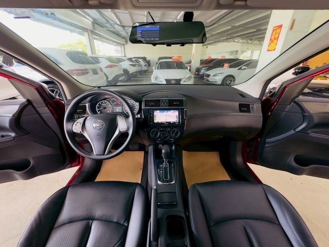 豪華版 原版件 配備~倒車顯影/衛星導航/數位電視/藍芽/方向盤音響控制 (海佃店)  第8張相片