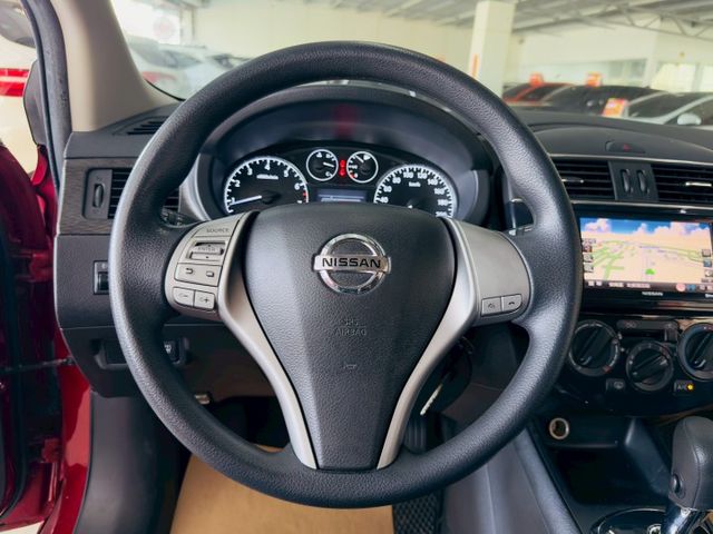 豪華版 原版件 配備~倒車顯影/衛星導航/數位電視/藍芽/方向盤音響控制 (海佃店)  第9張相片