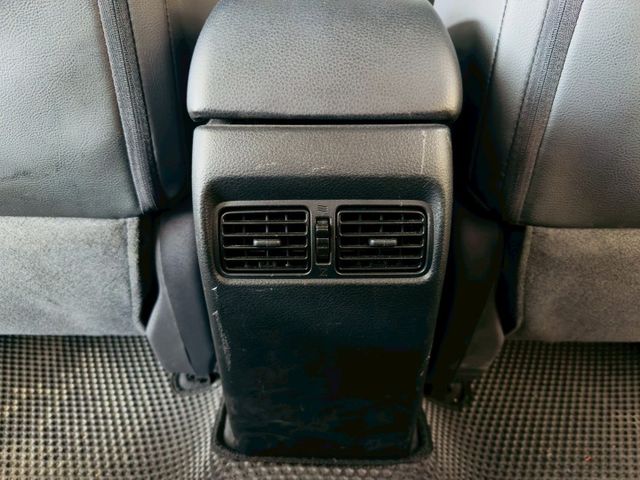 豪華版 原版件 配備~倒車顯影/衛星導航/數位電視/藍芽/方向盤音響控制 (海佃店)  第15張相片