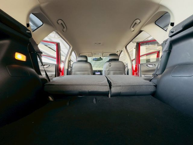 豪華版 原版件 配備~倒車顯影/衛星導航/數位電視/藍芽/方向盤音響控制 (海佃店)  第17張相片