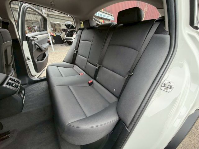 XDRIVE20i 原版件 配備~I-KEY/定速/單記憶椅/雙電動座椅/換檔撥片/倒車顯影/導航/電尾門 (北安店)  第5張相片